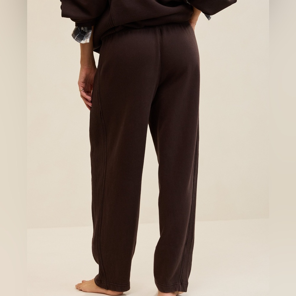 Aerie Oh Snap! Barrel sweatpant deep earth - Picture 2 of 4